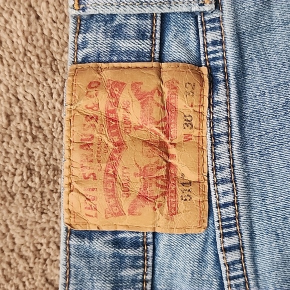 Levi's - Picture 3 of 3